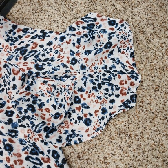 3001 Size XL Aster Button Down Tunic In Blue And Rust Leopard Print. - Picture 2 of 7